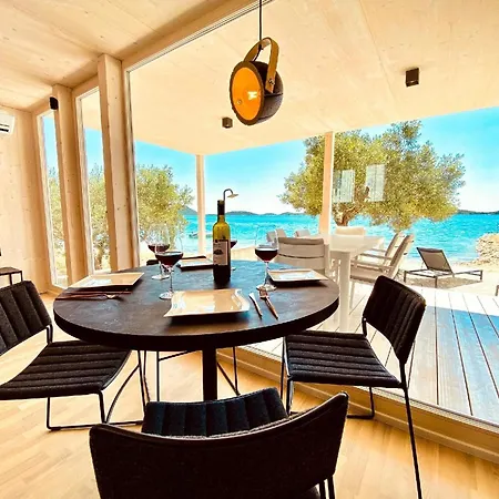 Apartment Kastanija With Balcony And Sea View Karpinjan Exterior photo